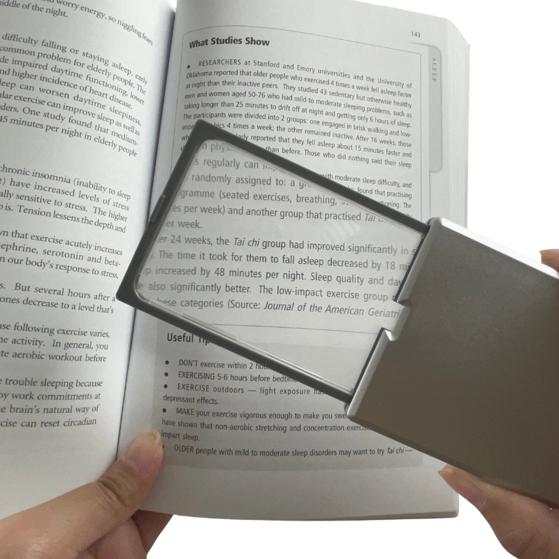 Book sales light magnifier